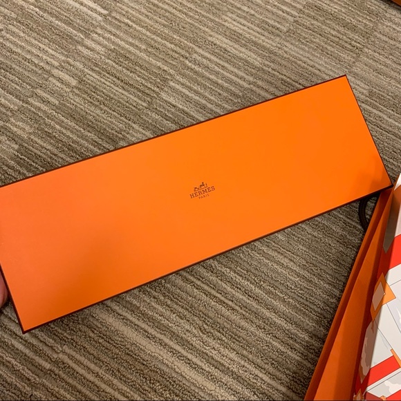 Hermes scarf/tie box and bag - Picture 3 of 4